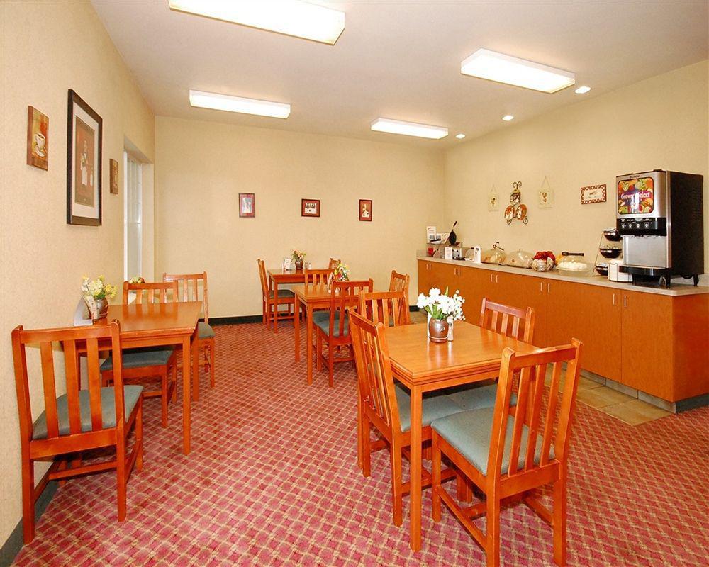 Quality Inn & Suites Federal Way - Seattle Restaurant photo